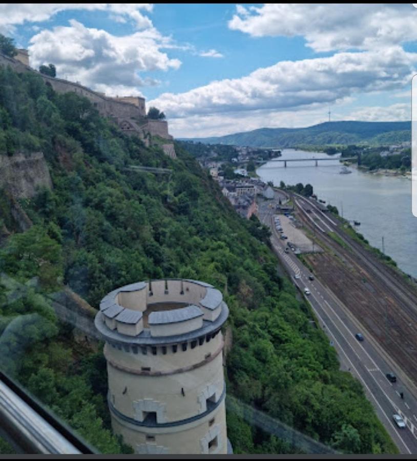 Fewo Mit Terasse Neuwied & Koblenz Dış mekan fotoğraf
